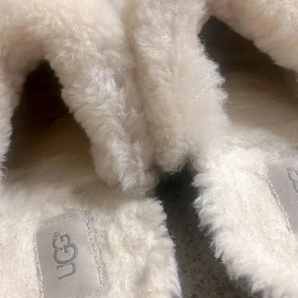 Ugg Aira Seal slippers size 7 - Picture 7 of 7